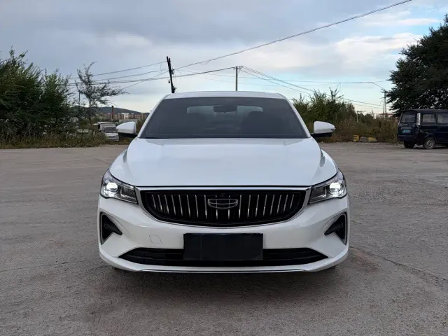 Geely Emgrand — Фото автомобиля 2