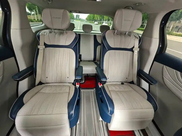 Roewe iMAX8 — Фото автомобиля 8