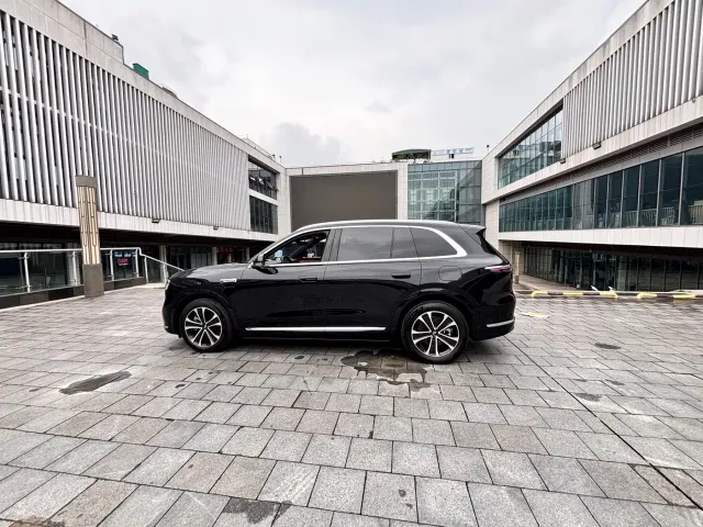 Aito M7 — Фото автомобиля 11