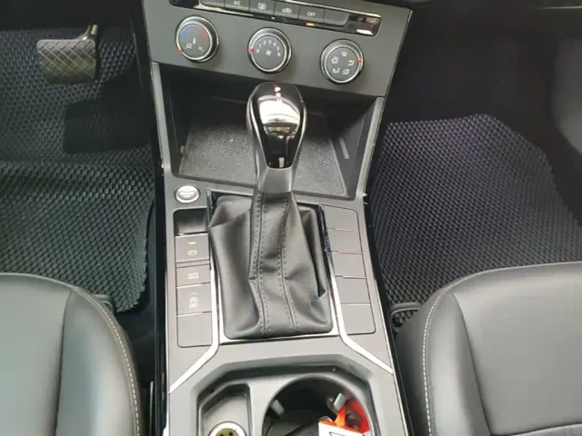 Volkswagen Passat — Фото автомобиля 13
