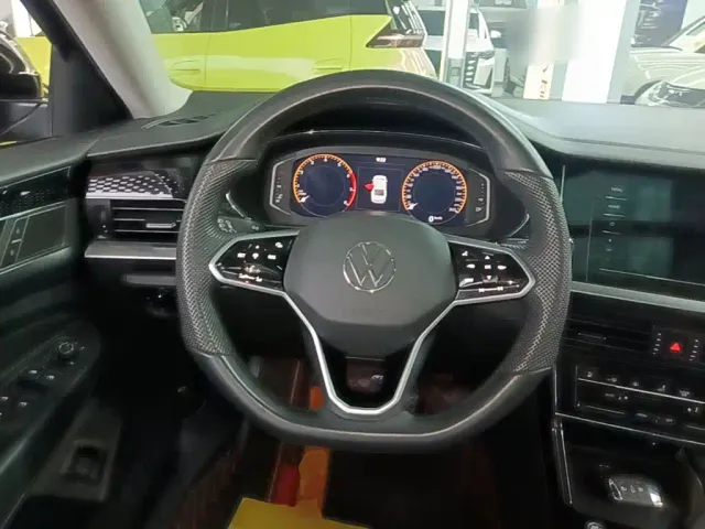 Volkswagen Passat — Фото автомобиля 10