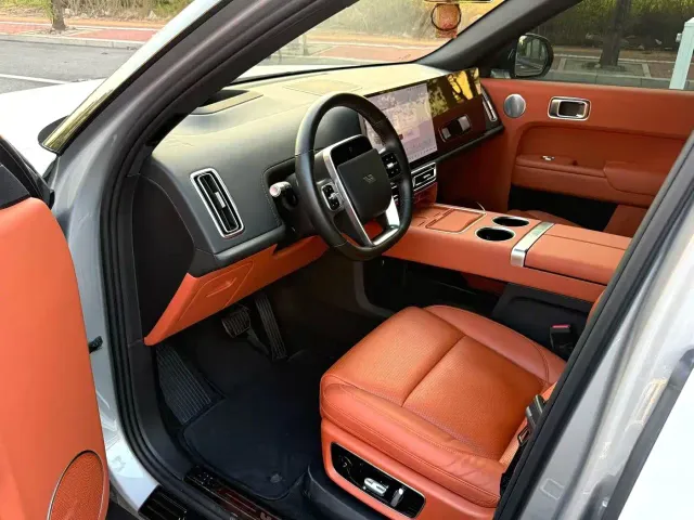 Li Auto L8 — Фото автомобиля 9