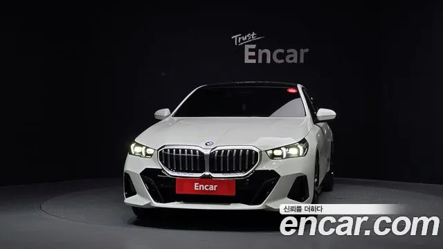 BMW 5-Series 5 серия (G60) 530i xDrive M Sport — Фото автомобиля 3