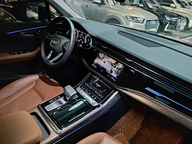 Audi Q7 — Фото автомобиля 16