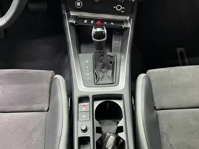 Audi Q3 — Фото автомобиля 12