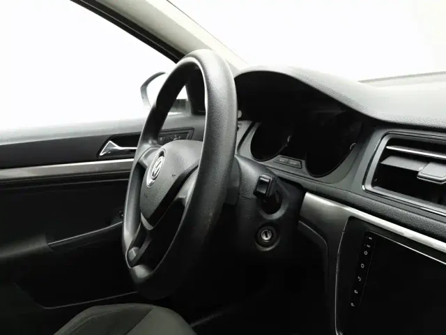 Volkswagen Lavida — Фото автомобиля 22