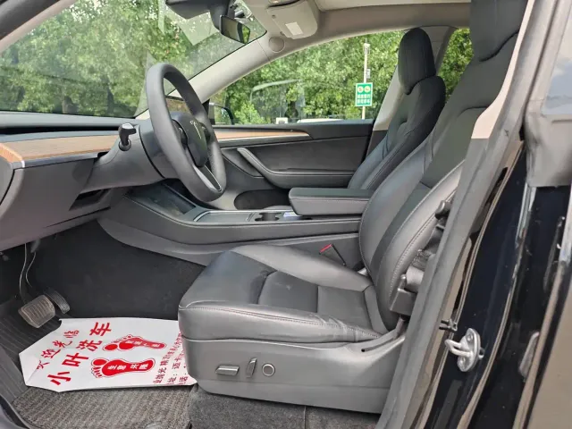 Tesla Model Y — Фото автомобиля 4