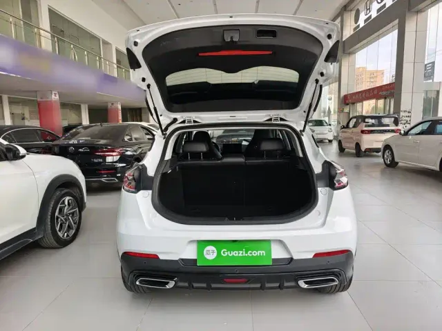 Geely Emgrand S — Фото автомобиля 18