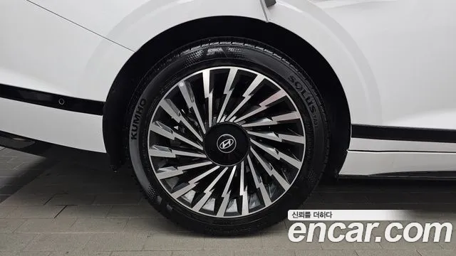 Hyundai Grandeur GN7 — Фото автомобиля 5