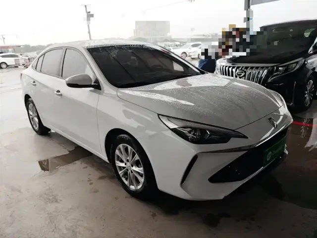 Roewe i5 — Фото автомобиля 3