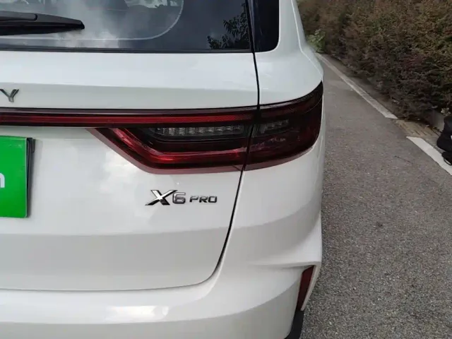 Geely Vision X6 — Фото автомобиля 23