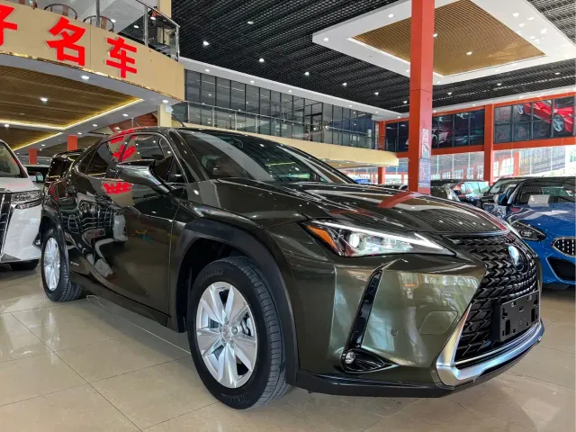 Lexus UX — Фото автомобиля 3