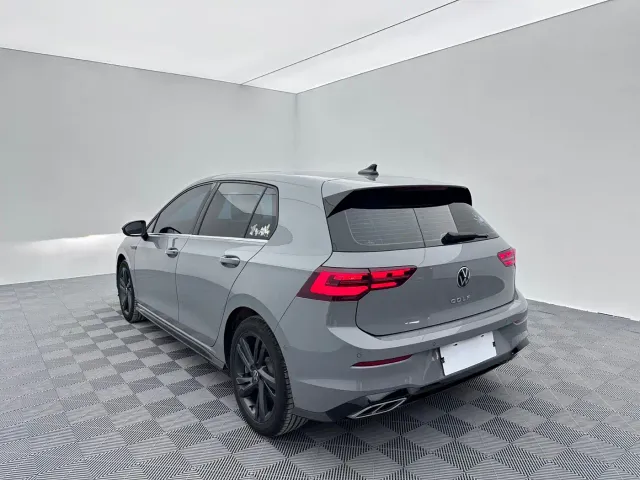 Volkswagen Golf — Фото автомобиля 4