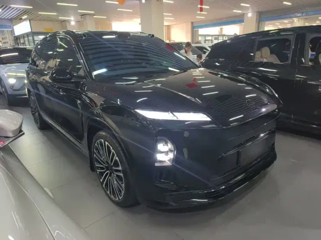 Nio ES8 — Фото автомобиля 3