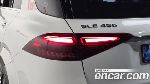 Mercedes-Benz GLE-Class — Фото автомобиля 8