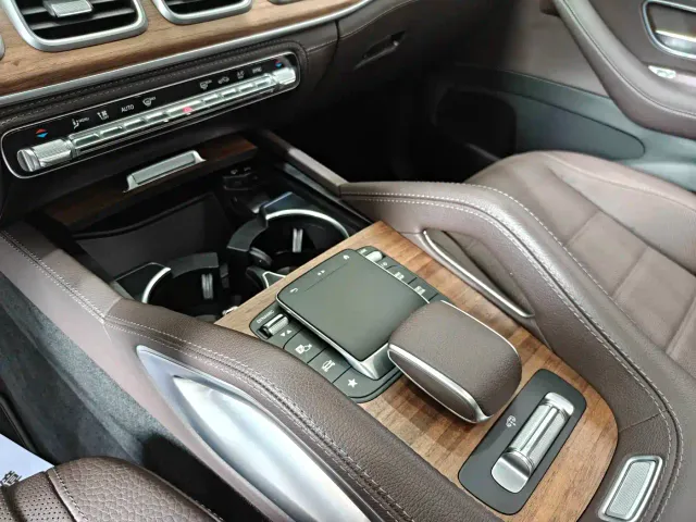 Mercedes-Benz GLS-Class — Фото автомобиля 11