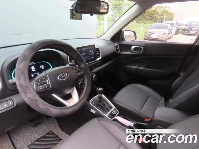 Hyundai Venue — Фото автомобиля 16