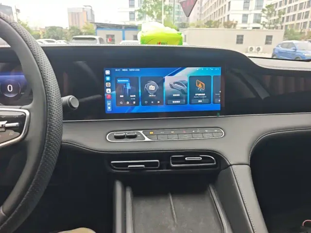 Roewe D7 — Фото автомобиля 12
