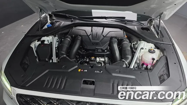 Genesis GV70 — Фото автомобиля 9