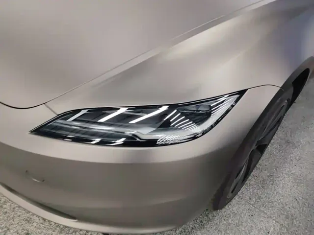 Tesla Model 3 — Фото автомобиля 23