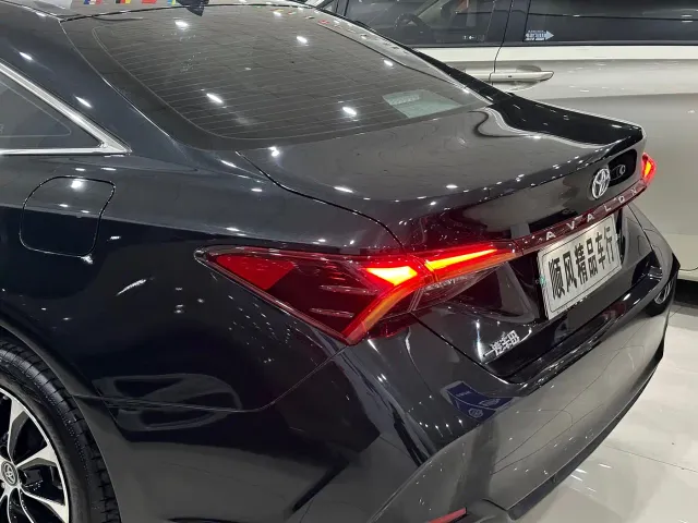 Toyota Avalon — Фото автомобиля 28