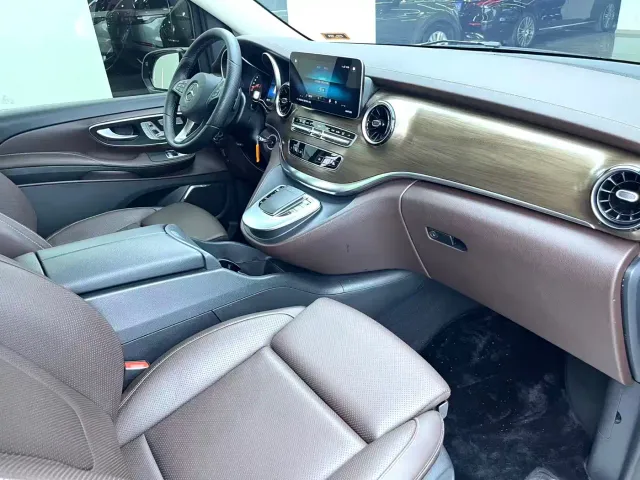 Mercedes-Benz V-Class — Фото автомобиля 10