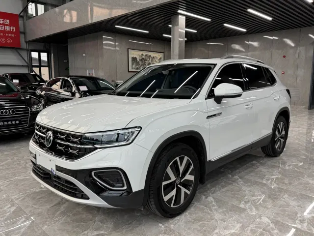Фотография автомобиля — Volkswagen Tayron