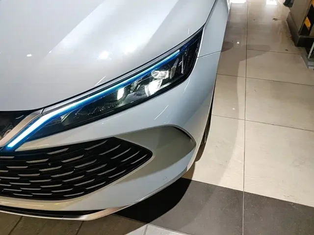 BYD Qin L — Фото автомобиля 23