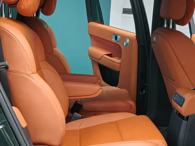 Li Auto L9 — Фото автомобиля 9