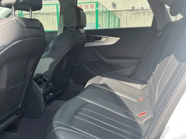 Audi A4L — Фото автомобиля 6