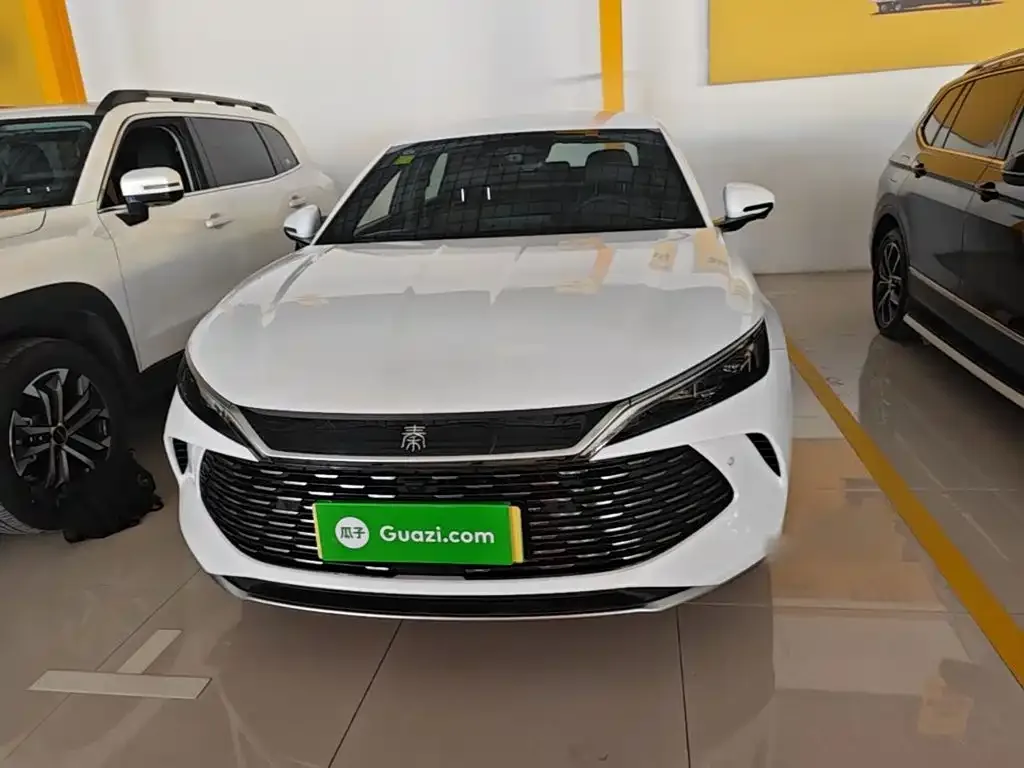 BYD Qin L 2026 Model DM-i Smart Drive Edition 128KM Pioneer — Фото автомобиля 2