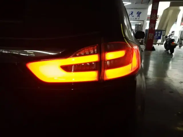 Ford Edge — Фото автомобиля 7