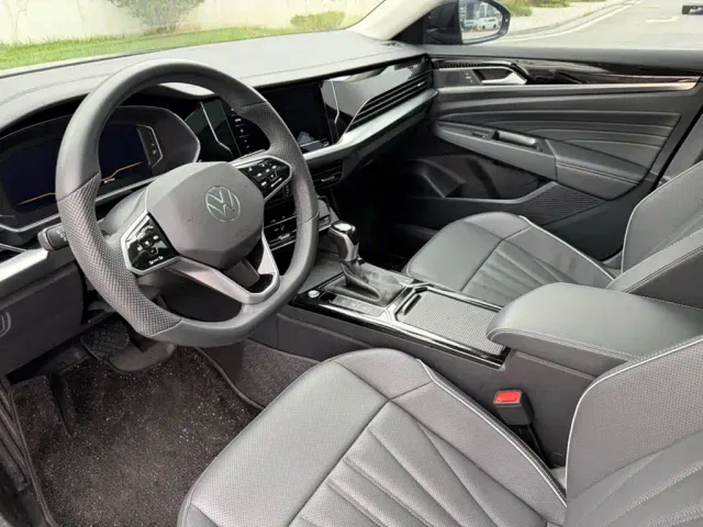 Volkswagen Passat — Фото автомобиля 16