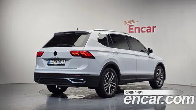 Volkswagen Tiguan — Фото автомобиля 2