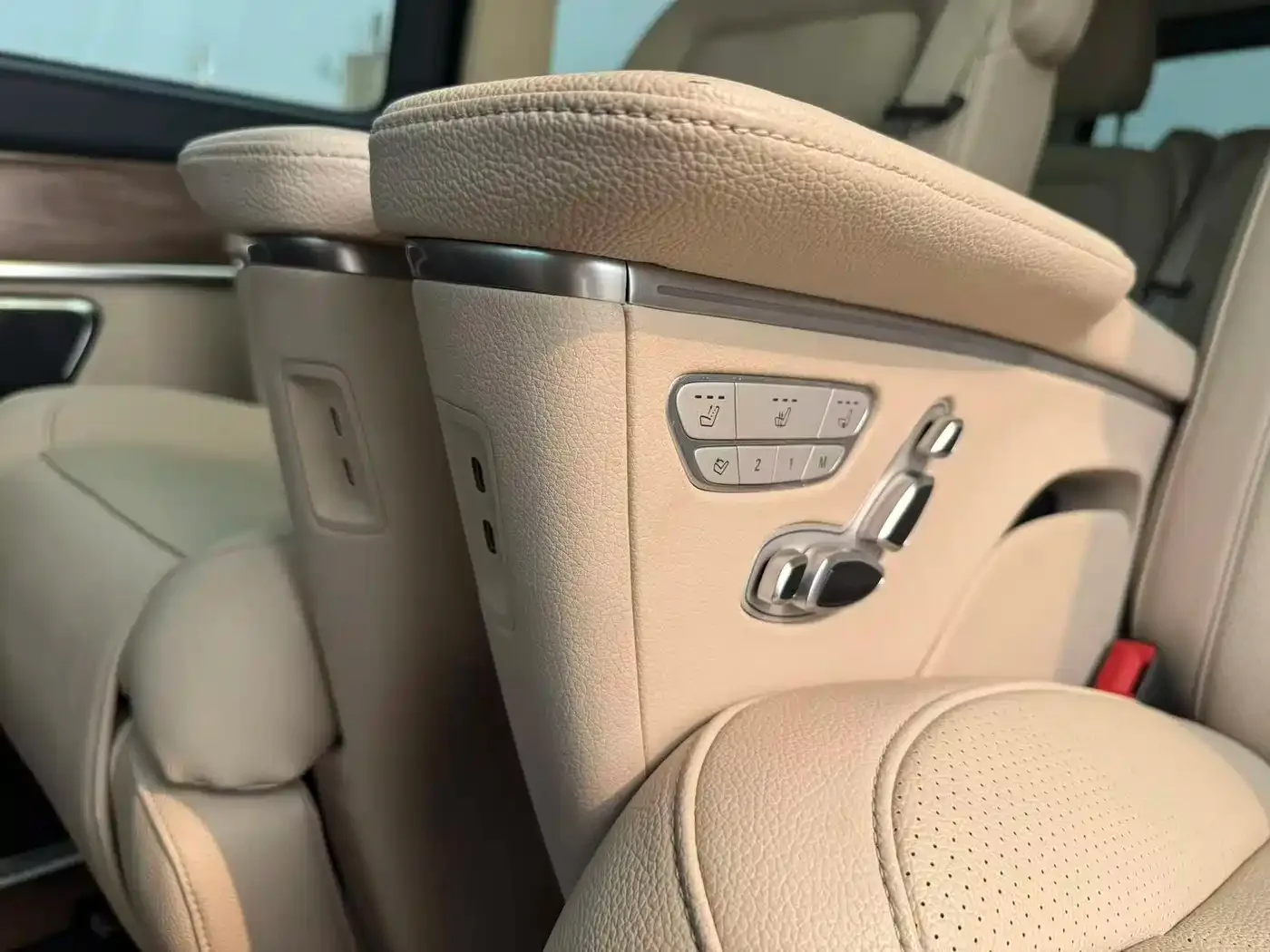 Mercedes-Benz Mercedes-Benz V-Class 2021 V 260 Premium Edition — Фото автомобиля 22