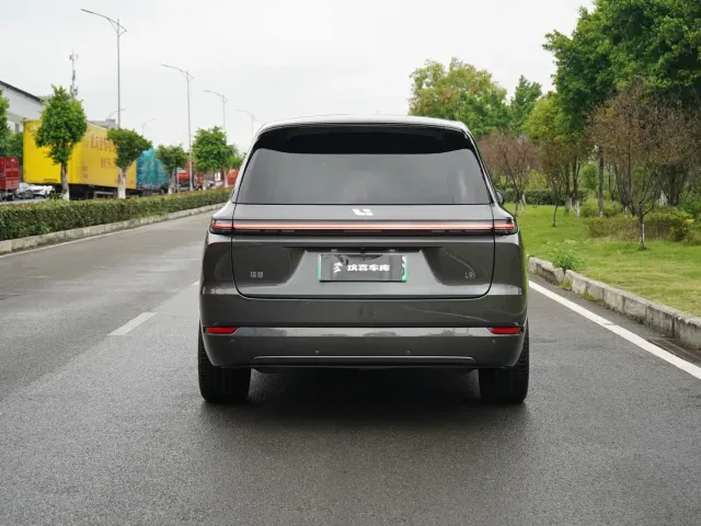 Li Auto L9 — Фото автомобиля 5