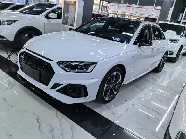 Фотография автомобиля — Audi A4L