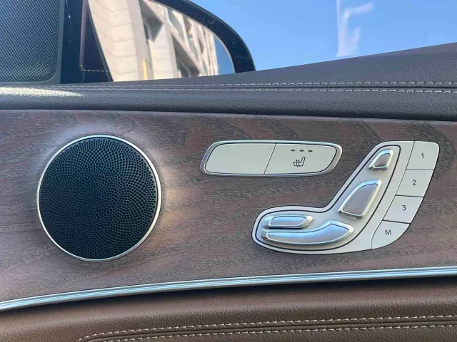 Mercedes-Benz E-Class — Фото автомобиля 17