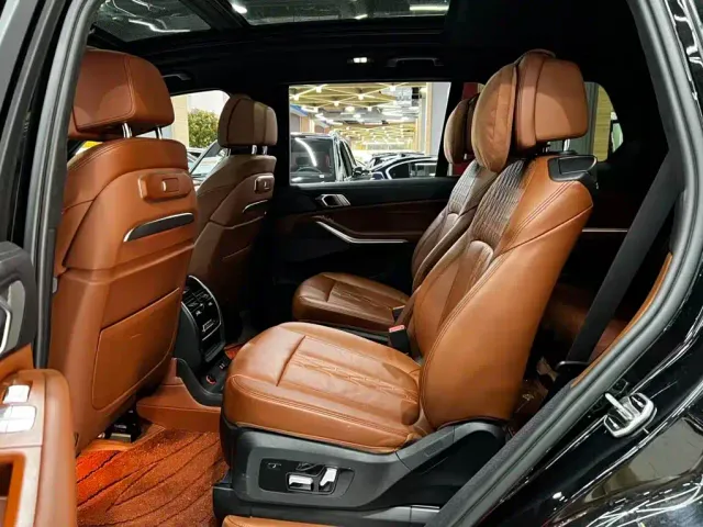 BMW X7 — Фото автомобиля 6