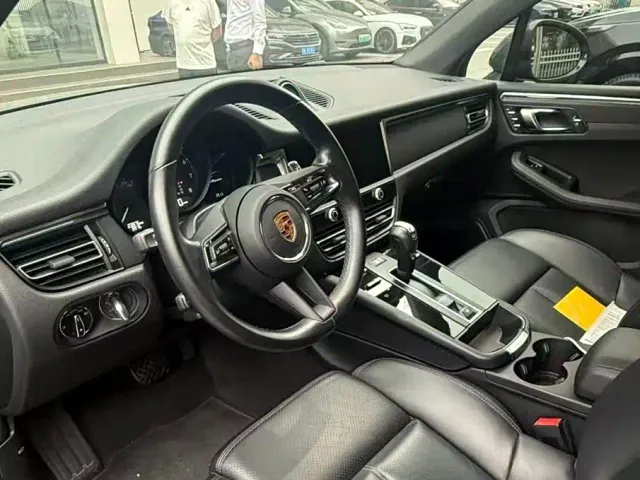 Porsche Macan — Фото автомобиля 4
