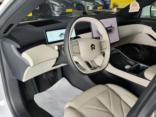 Nio ET5 — Фото автомобиля 9