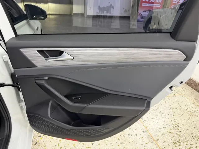 Volkswagen Sagitar — Фото автомобиля 17