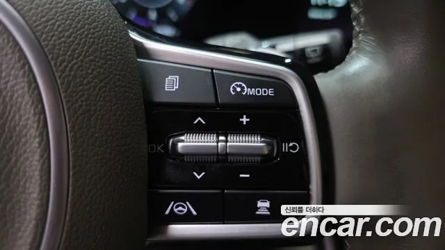 Kia Carnival Generation 4 — Фото автомобиля 24