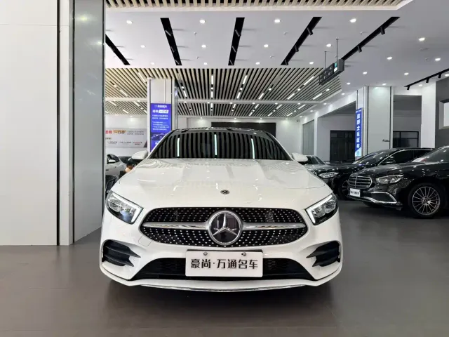Mercedes-Benz Mercedes-Benz A-Class 2022 Facelift III A 200 L Sport Sedan Fashion — Фото автомобиля 2