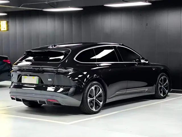 Nio ET5 Touring — Фото автомобиля 11