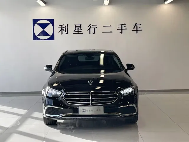 Mercedes-Benz E-Class — Фото автомобиля 2