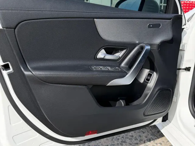 Mercedes-Benz A-Class — Фото автомобиля 6