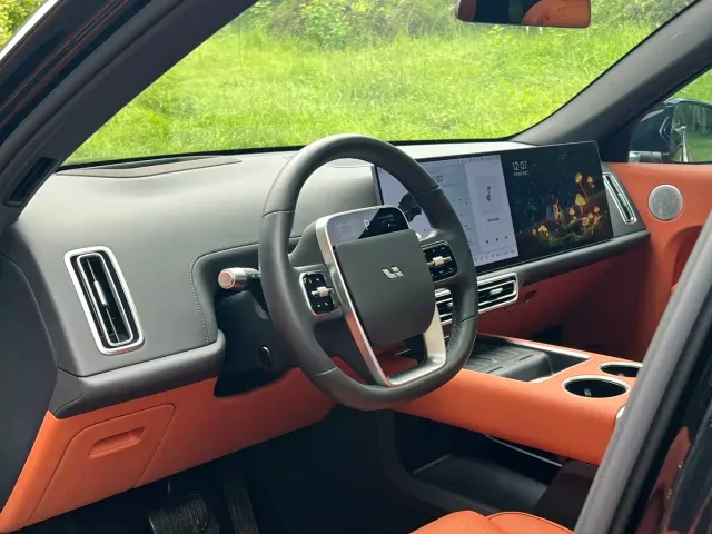 Li Auto L7 — Фото автомобиля 10