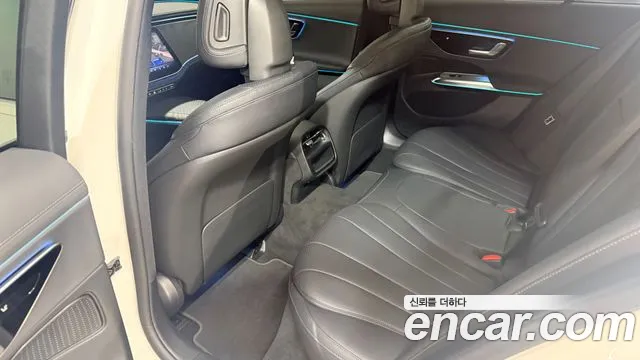 Mercedes-Benz E-Class — Фото автомобиля 10