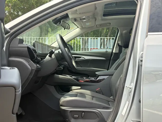 Buick Envision S — Фото автомобиля 11